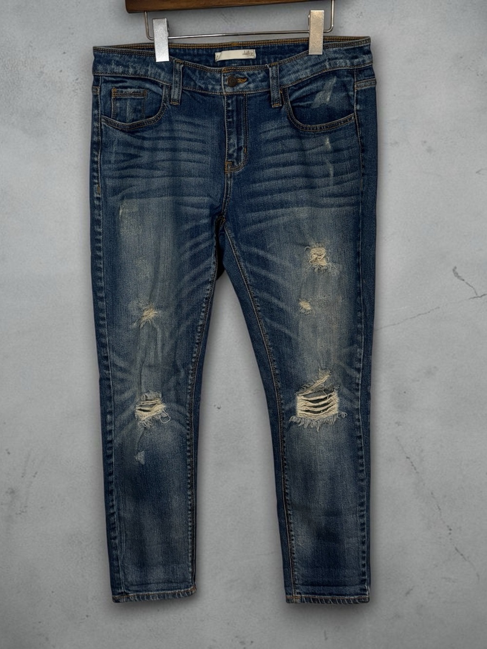 Daytrip Refined Lynx Ankle Straight Jeans Size 27 Medium Wash Distressed 124